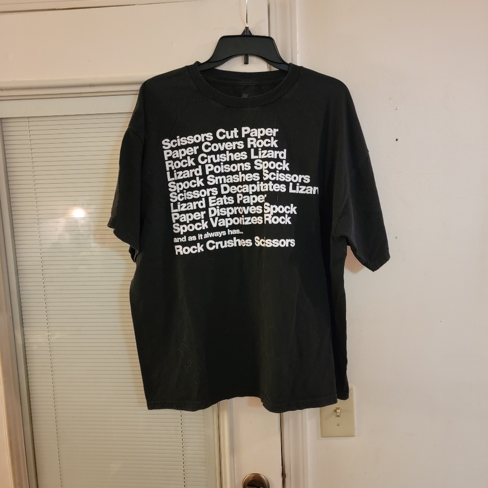 Big Bang Theory T-Shirt. Rock Paper Scissors Lizard Spock